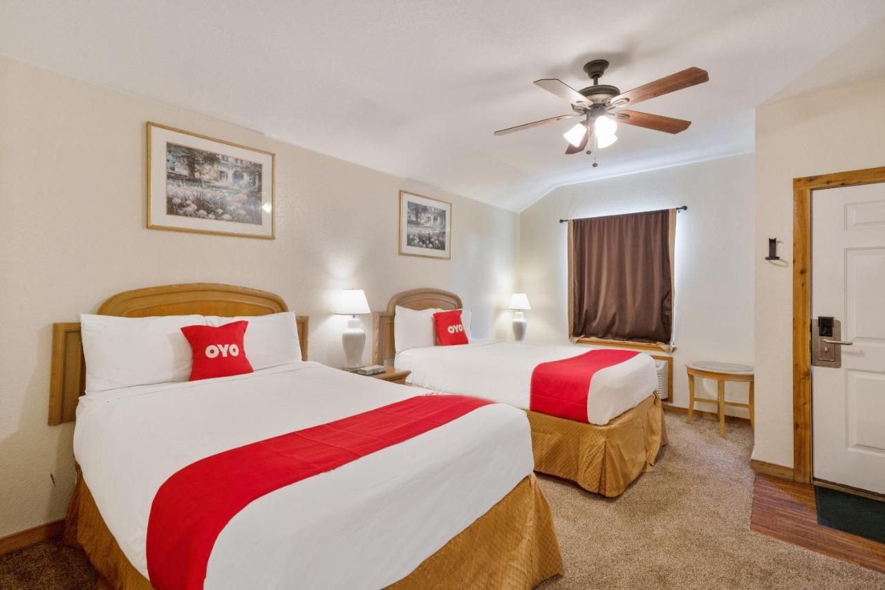 Oyo Hotel Kenedy Downtown - Us 181 Bagian luar foto